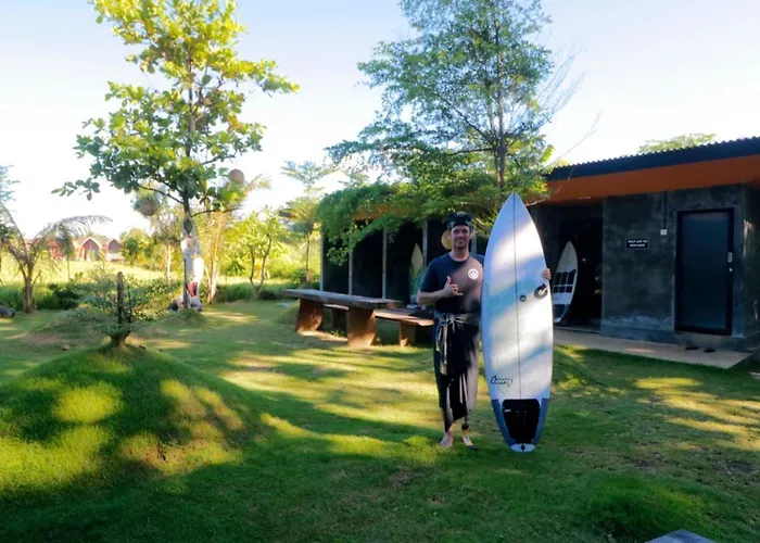 Surf Camp 2* Keramas